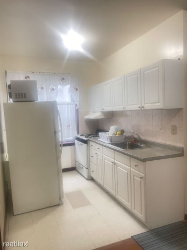 884 Belmont Avenue