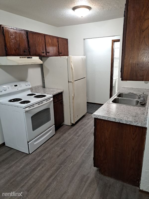 1676 English street 102
